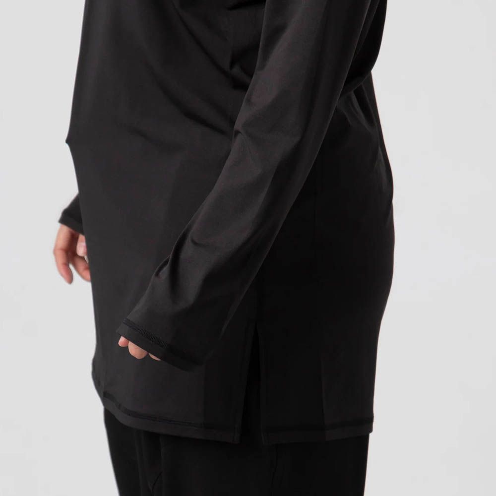 Tailored Fit Top With Slits For Elegance And Functionality